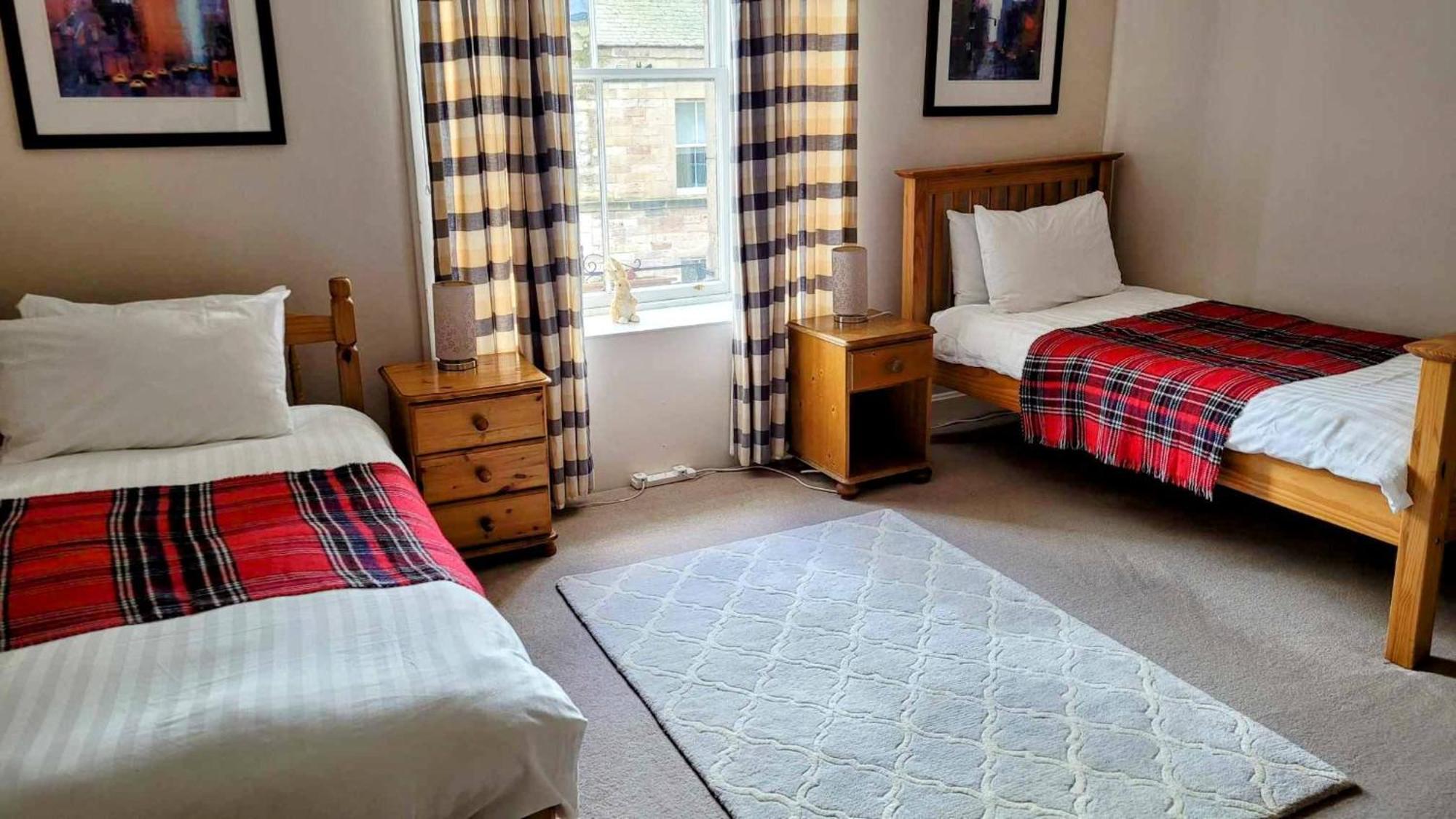Huge 4 Bed Apt - Perfect Base To Explore The Borders Jedburgh Exterior foto